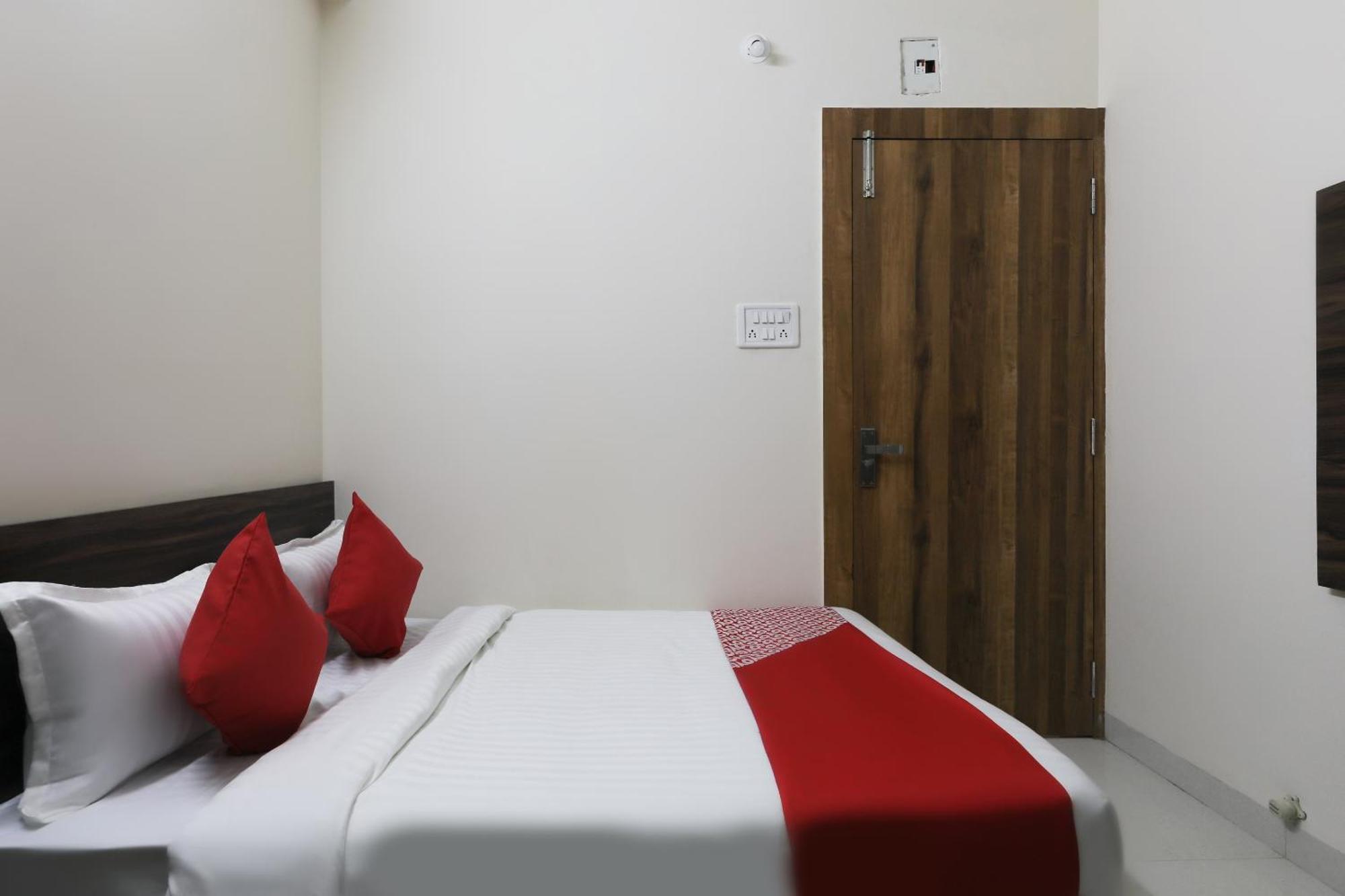 Hotel Super O La Flora Indore